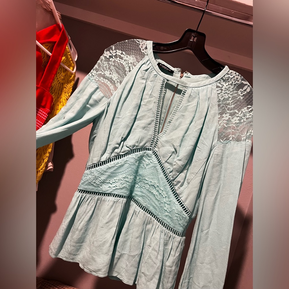 Bebe blouse Small